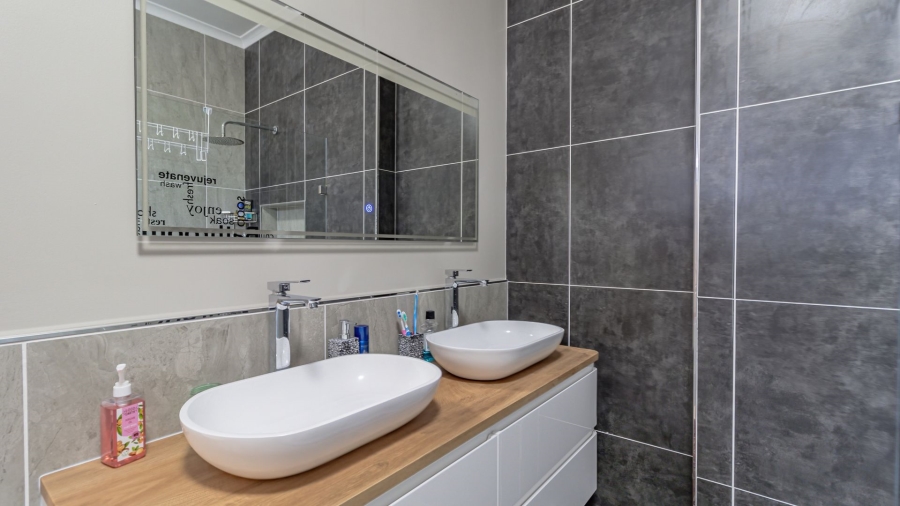 4 Bedroom Property for Sale in Langebaan Country Estate Western Cape